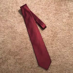 Silk Joseph A. Banks multi-toned ripple maroon.